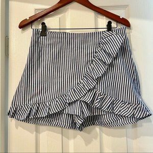Haute Monde Striped Ruffle Skirt/Skort size Medium